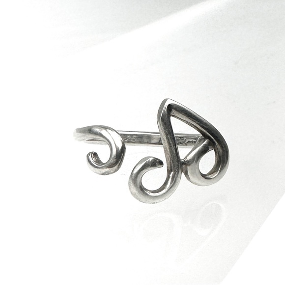 💎 TIFFANY&Co. Silver Ladies Ring - Picture 3 of 12